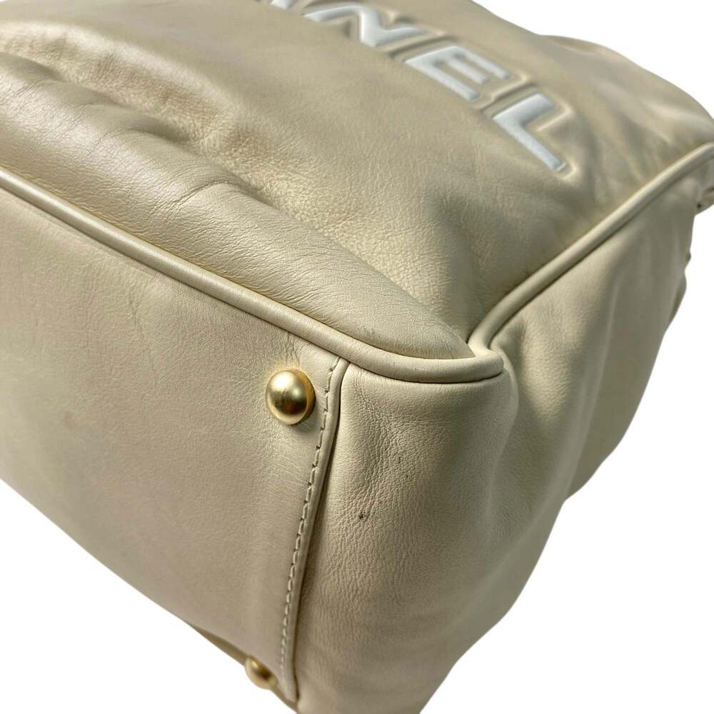 CHANEL White Lambskin Leather Tote Bag - Picture 16 of 16